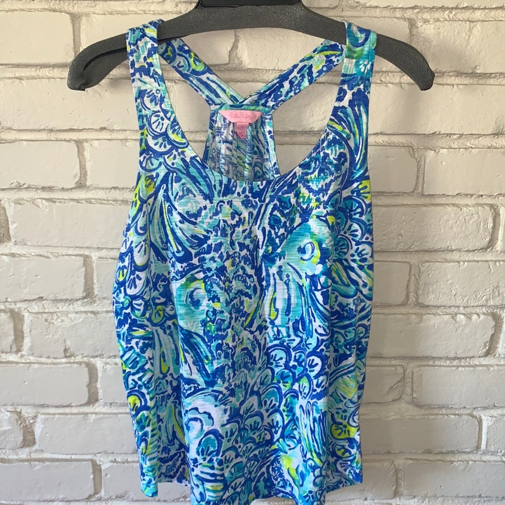 Lilly Pulitzer size S top VGUC due to small flaw